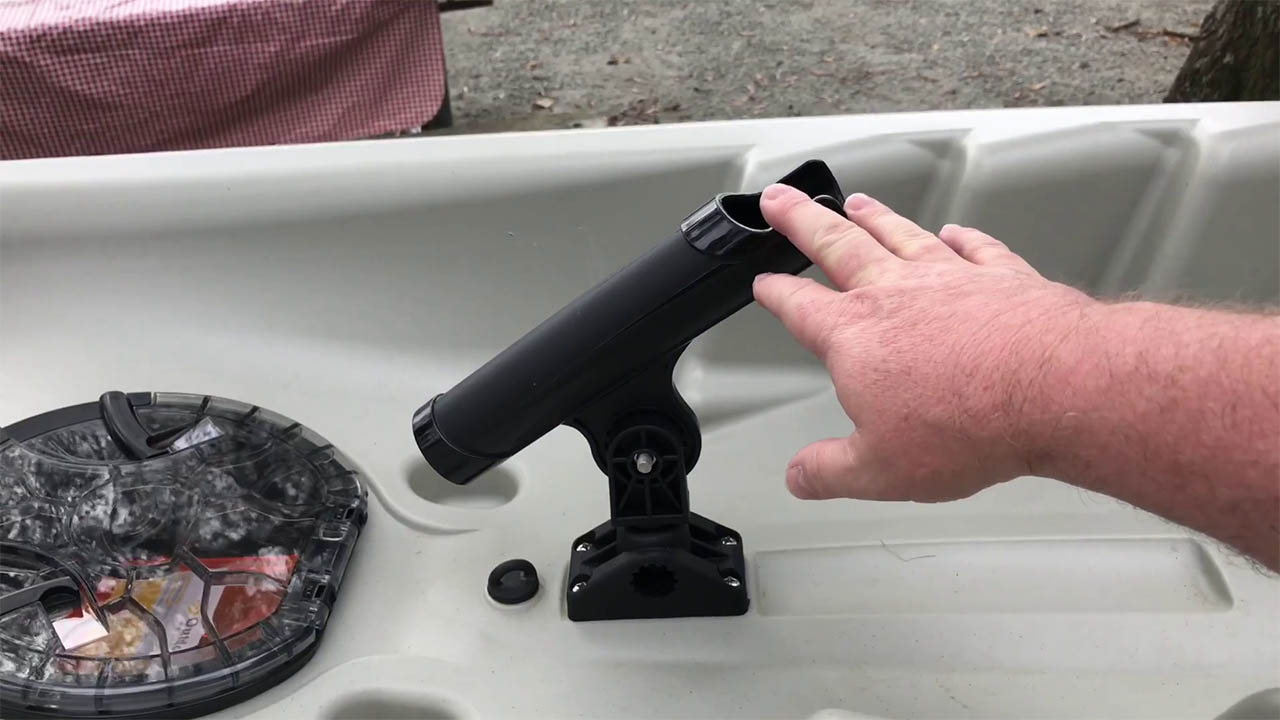 fishing rod holders on emotion stealth 1